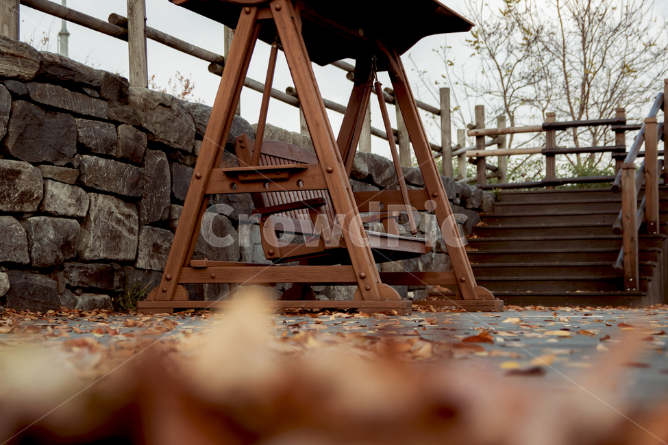 의자,가을,낙엽,늦가을,계단,하늘,공원,하늘공원,가을,계절,fall,autumn,season,자연,풍경,nature,landscape,wood,나무