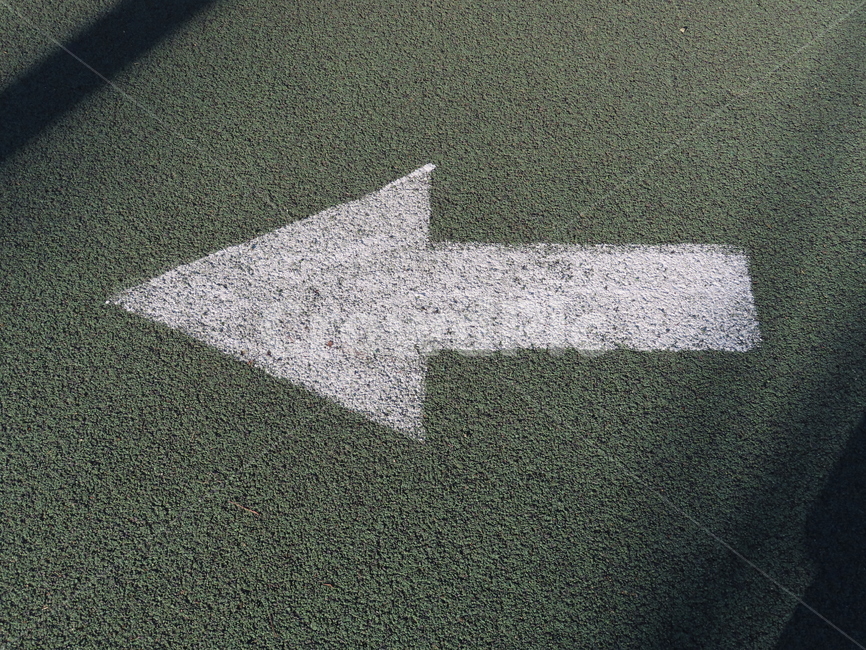 패턴,화살표,흰색,초록색,가르키다,방향,이정표,도보,pattern,arrow,white,green,pointing,direction,milestone,walk