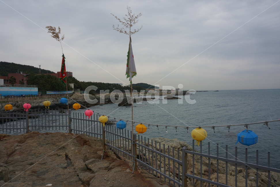 바다,연등,산,하늘,바위,자연,풍경,nature,landscape,한국자연풍경,한국자연경관,korea nature landscape