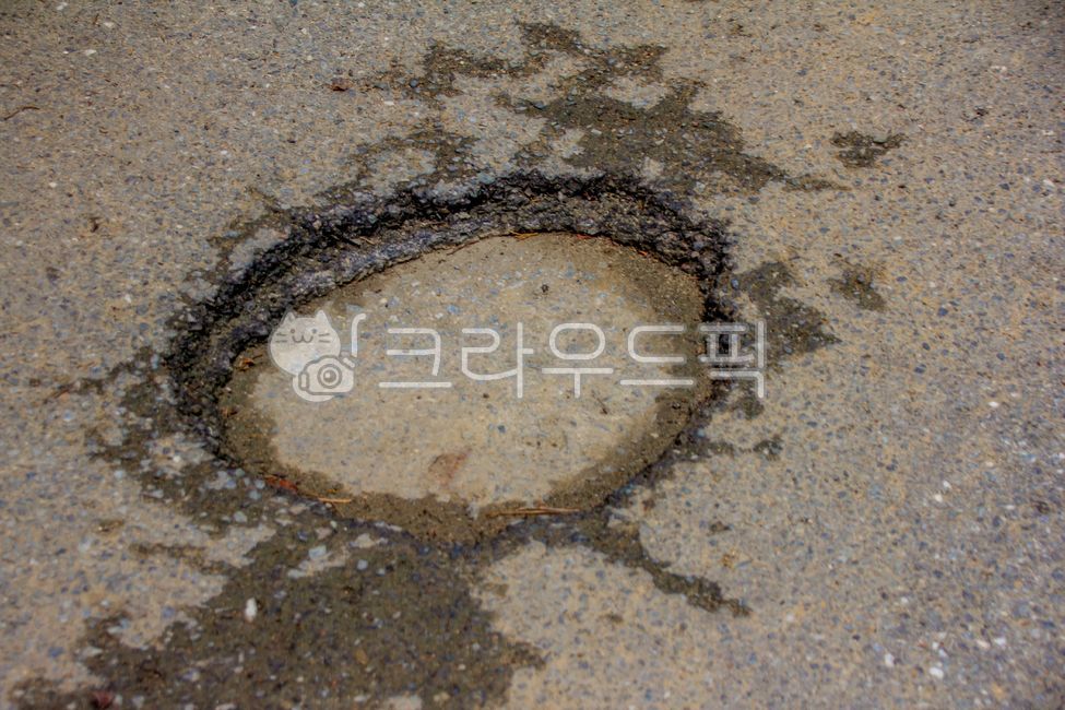 아스팔트,균열,파손,도로파손,갈라짐,포트홀