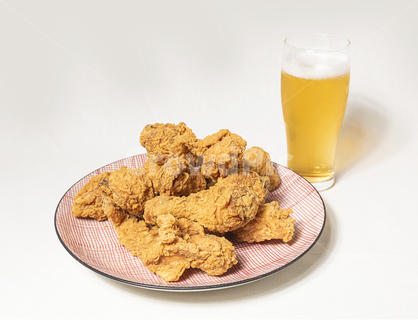 치킨,맥주,치맥,음식,궁합,야식,튀김,닭고기,닭,술,주류,닭튀김,음식,식재료,요리,food,cook,meal,dishes,food reserves