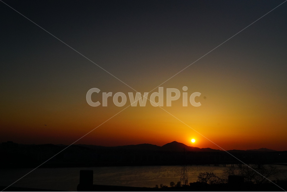 일몰,하늘,노을,구름,석양,자연,풍경,nature,landscape,outdoors,옥외,dusk,황혼,dawn,새벽,red sky,붉은 하늘,sky,sunset