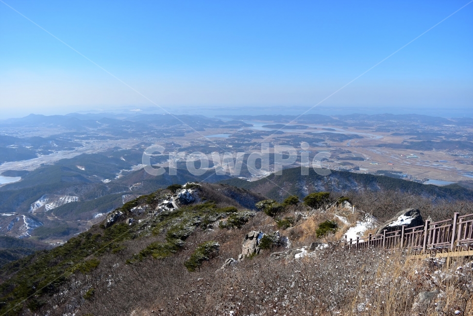 오서산,설경,눈꽃,풍경,겨울,자연,눈,스포츠,등산,산행,nature,snow,겨울풍경,느낌,아름다운,신비로운,경이로운,다큐,필,힐링,명산,국립공원,순백,landscape,winter,season,천제단,운해,영산,트레킹,인기명산,조망,전망,억새,광천,겨울,계절,winter,season,자연,풍경,nature,landscape,한국자연풍경,한국자연경관,korea nature landscape,dirt road,흙길,gravel,자갈,road,도로,ground,바닥,outdoors,옥외