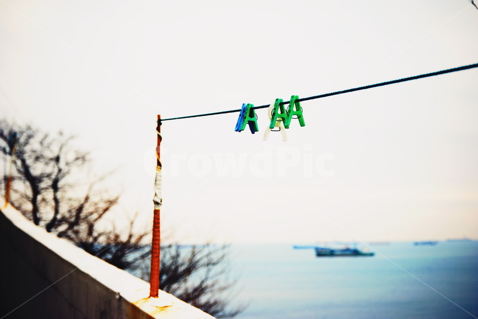 바다,빨래줄,흰여울마을,부산,자연,nature,landscape,한국자연풍경,koreanaturelandscape,감성,감정,sensible,feeling,emotion,마을,rural,koreatraditional,plant,나무,trees,wood,사물,물건,오브젝트,thing,object,matter
