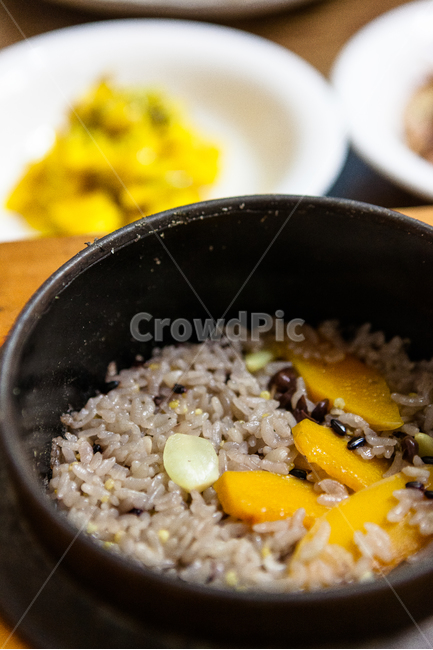 돌솥밥,한국전통음식,호박,전통적인,요리,식사,쌀,전통음식,음식,식재료,요리,food,cook,meal,dishes,food reserves,곡류,곡식,cereals,한식,한국음식,한국요리,korean food,korean dishes,korean meal,korean cook