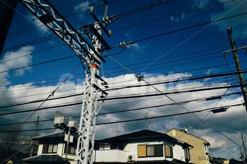 기차,하늘,구름,풍경,철길,전봇대,도시,풍경,city,landscape,해외,외국,세계,foreign,oversea,world,세계도시풍경,해외도시풍경,외국도시풍경,world cityscape,산업,industry,industrial,에너지산업,energy industry,cable,케이블,power lines,전력선,electric transmission tower,송전탑