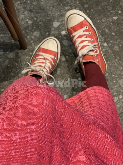 운동화,신발류,의복,원피스,뉴트로패션,footwear,컨버스화,패션스타일,의상,fashion,style