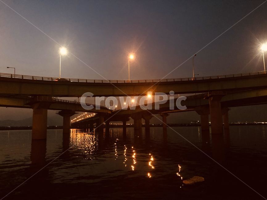 가로등,일몰,강,하늘,sky,sunset,light