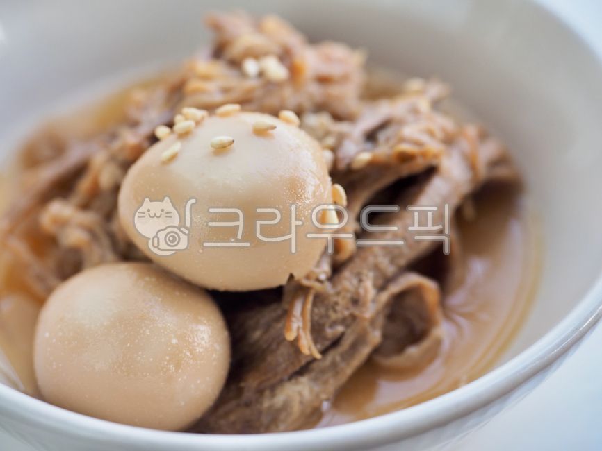 소고기,소고기장조림,장조림,한식,아시아음식,한국음식,밑반찬,간장조림,반찬,단백질,소고기간장조림,쇠고기,음식,저녁식사,고기,소스,간장,배경,식사,요리,소고기요리,beefstew,jangjorim,asianfood,koreanfood,sidedish,protein,beefsoysauce,beef,food,dinner,meat,sauce,soysauce,background,meal,cooking,beefdish,메추리알,quaileggs