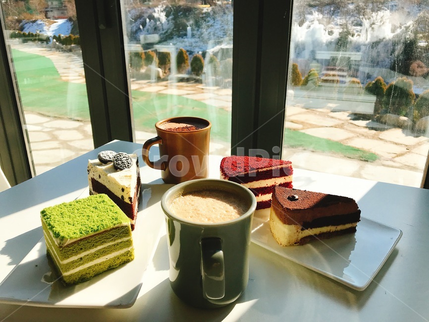 디저트,카페,케이크,창가,감상사진,음식,식재료,요리,food,cook,meal,dishes,food reserves,디저트,간식,후식,dessert,snack,커피,카페,coffee,cafe