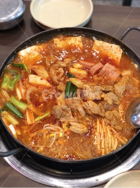 김치전골,두부전골,김치찌개,한국음식,전통음식,김치,전골,찌개,식사,점심,저녁,음식,식재료,요리,food,cook,meal,dishes,food reserves,한식,한국음식,한국요리,korean food,korean dishes,korean meal,korean cook