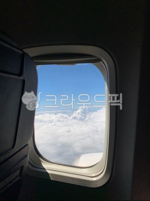 cloud,sky,flutter,airplane window,airplane,window,travel