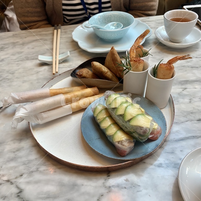받침접시,pottery,도기류,고급,고급레스토랑,중국요리,food,meal,음식,요리,saucer