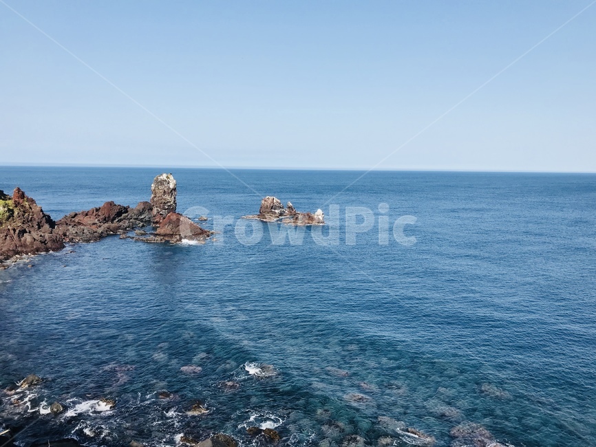 푸른바다,제주도풍경,제주도바다,애매랄드바다,ocean,자연,풍경,nature,landscape,한국자연풍경,한국자연경관,korea nature landscape,제주도,jeju,jeju island,land,땅,outdoors,옥외,water,물,sea,바다,대양,promontory,곶,shoreline,해안선
