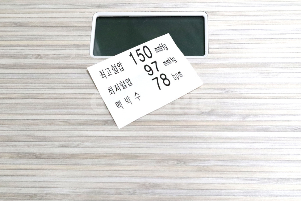 혈압,고혈압,저혈압,맥박,혈압체크,건강,체중계,몸무게,혈압수치,혈압측정,건강,헬스웨어,헬스케어,healthware,health care