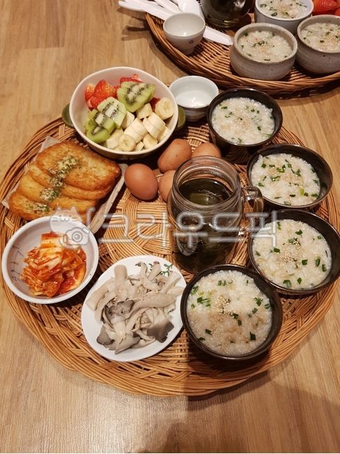 Ice americano,Breakfast,boiled egg,fruit,food,porridge,beverage,One table setting,Americano,mushroom,iced coffee