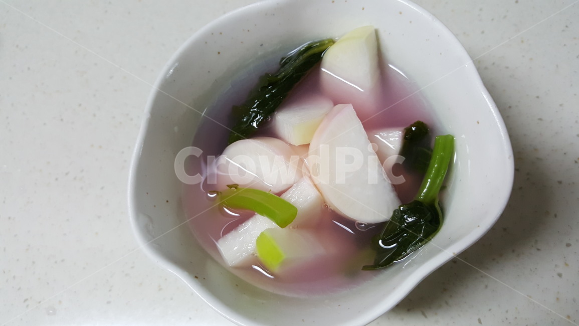 동치미,물김치,무우,발효음식,한그릇,한국음식,한국전통음식,반찬,야채,채소,한국,bowl,사발