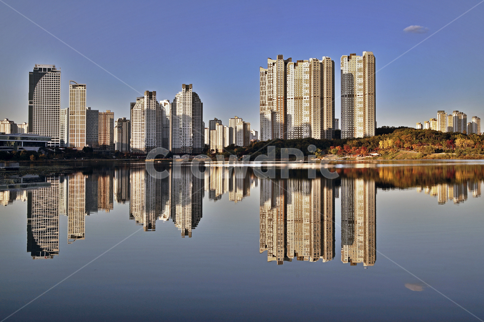 reflection,Gwanggyo Lake Park,Wonwon Reservoir,Yeongtong,Suwon city,autumn,apartment
