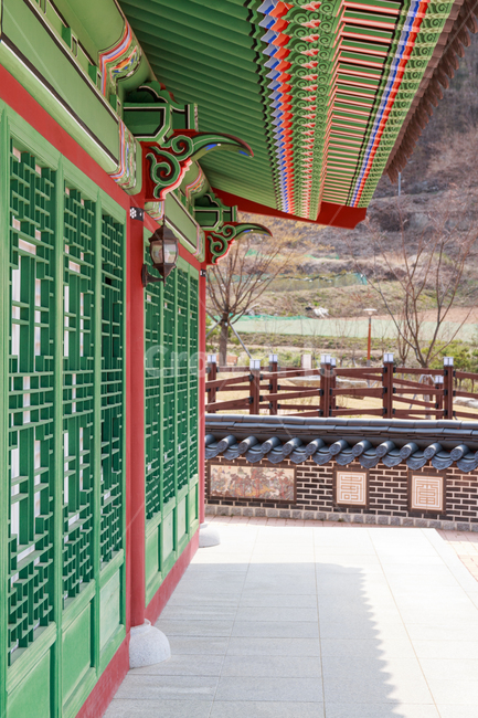 건축,아시아,지붕,건물,한국,중세,미술,문화,대한민국,전통,궁,궁궐,궁전,한옥,색상,단청,다채로운,패턴,무늬,문양,기와,문화유산,처마,전통무늬,전통문양,동양,아름다운,건축물,목재,목조건물,한국전통,한국문화,korean traditional,korean culture,건축물,건물외관,exterior,building,structure,architecture,construction