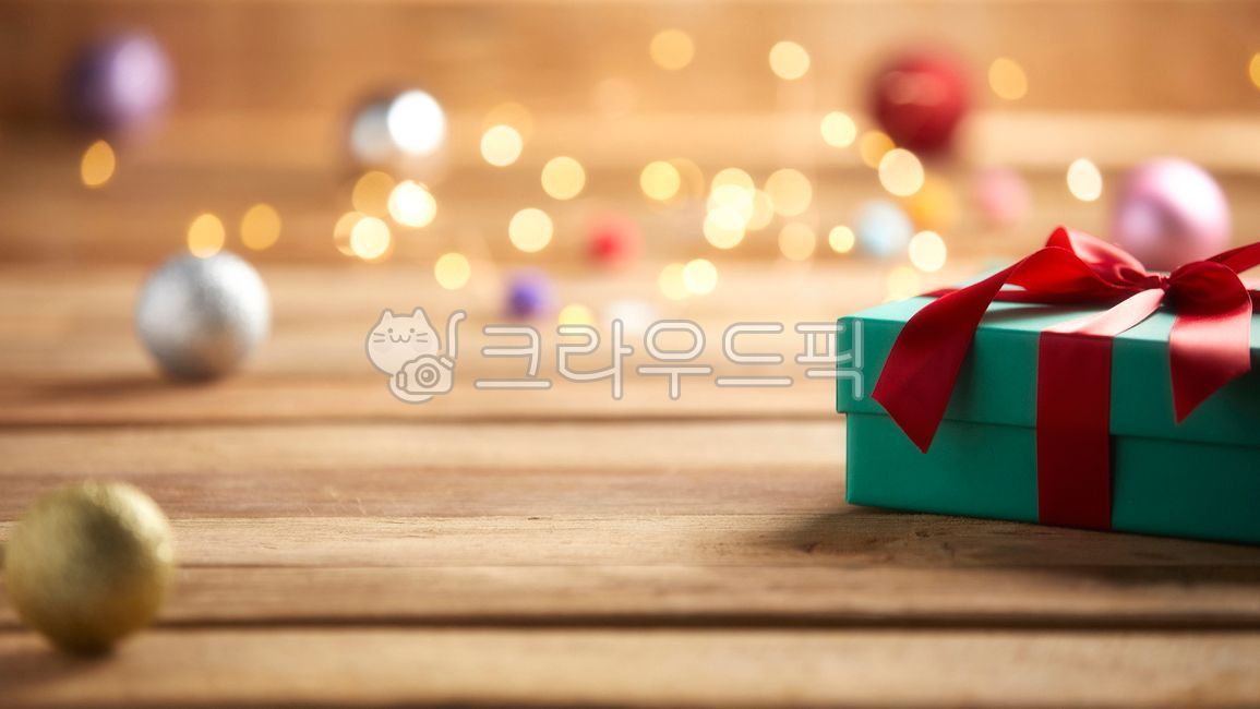 gift,pattern,winter,holiday,branch,ball,newyear,ornament,textured,Ornament,tree background,design,season,december,wood,panel,decoration,table,xmas,new,natural,backdrop,festival,texture,old,festive,tree,christmas,weathered,celebration,material,light,snow,w