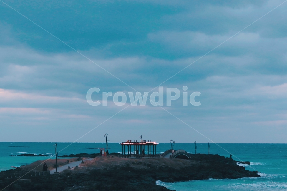 바다,하늘,구름,돌,파도,자연,풍경,nature,landscape,water,물,sea,ocean,대양,outdoors,옥외,land,땅,shoreline,해안선