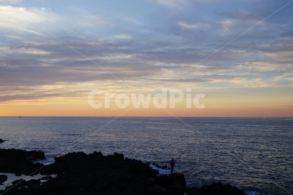 outdoors,옥외,nature,자연,adventure,모험,레저활동,제주,제주도,어영공원,용두암,일몰,바다,하늘,파도,낚시,구름,노을,바위,붉은하늘,활혼,자연,풍경,nature,landscape,leisure activities,레저 활동