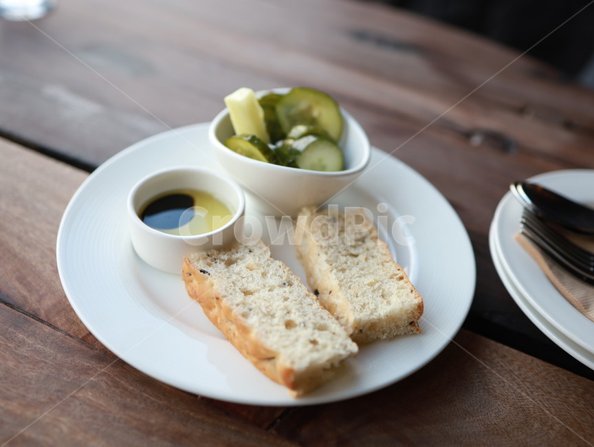 식전빵,피클,빵,bread,레스토랑,요리,발사믹,음식,meal,food,음식,식재료,요리,food,cook,meal,dishes,food reserves,빵,bread