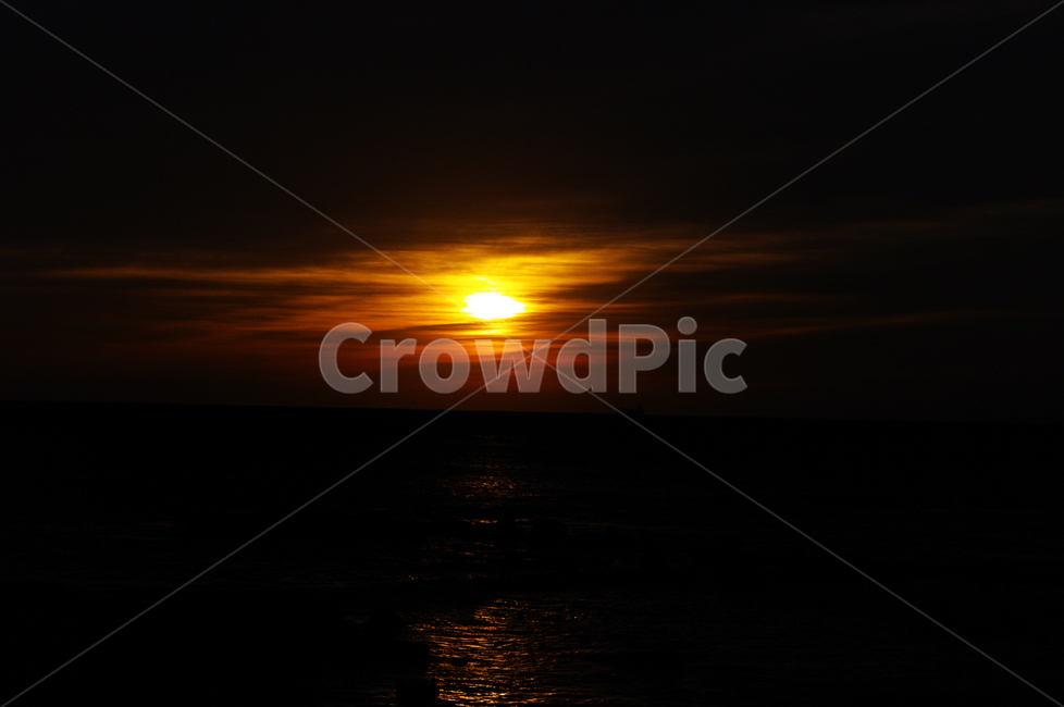 바다,하늘,구름,풍경,해맞이,일출,sunrise,자연,풍경,nature,landscape,sunlight,햇빛,outdoors,옥외,dusk,황혼,sunset,일몰,dawn,새벽,sky,red sky,붉은 하늘,flare,플레어,light,빛