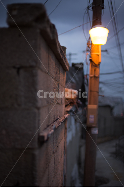 가로등,담벼락,달동네,감성사진,배경화면,야경,밤,풍경,nightscape,night,landscape,골목길,alley,감성,sensible,feeling
