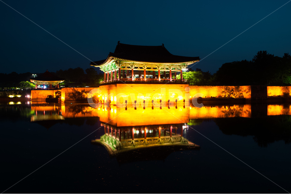 경주,안압지,동궁과월지,야경,nightseen,경주여행,한옥,한국전통,전통가옥,nightview,night,밤,야경,밤,풍경,nightscape,night,landscape,한국전통,한국문화,korean traditional,korean culture,랜드마크,landmark,tourist attraction,한국랜드마크,한국관광지,한국명소,korea landmark,korea tourist attraction,architecture,건축물,building,건물
