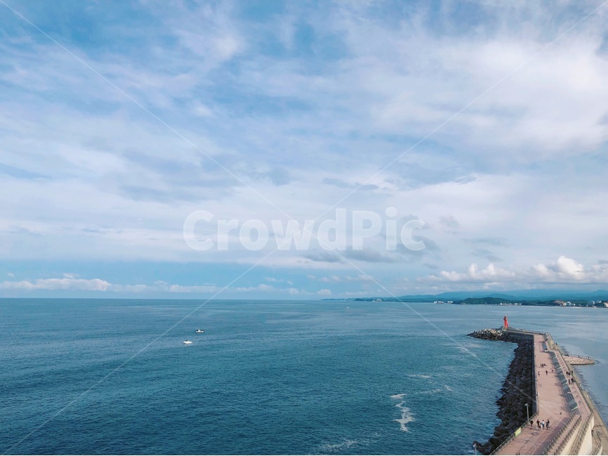 등대,바다,방파재,자연풍경,하늘,구름,강원도,속초,자연,풍경,nature,landscape,등대,lighthouse,outdoors,옥외,land,땅,water,물,ocean,대양,sea,shoreline,해안선,coast,연안