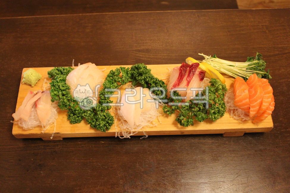 생선회,회,모듬회,모둠회,사시미,광어,우럭,연어,도미,광어회,우럭회,연어회,도미회,요리,음식,식사