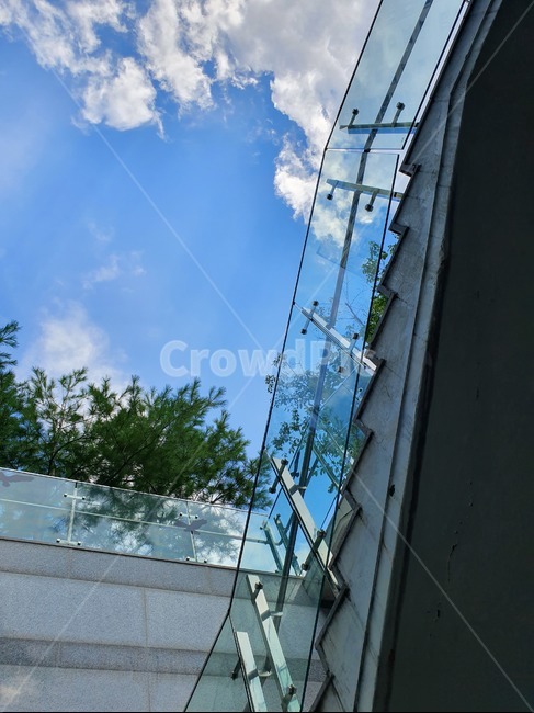 하늘,구름,건물,계단,파란색,blue,bluesky,cloud,맑음