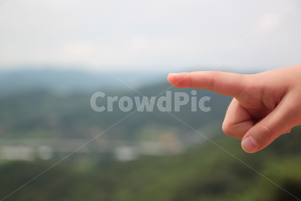 손,손가락,지시,삿대질,어린아이,finger,person,사람,위치,방향,사람,인물,인간,human,person,신체일부,몸,body,손,제스처,표시,손짓,표현,gesture,hand,sign,expression