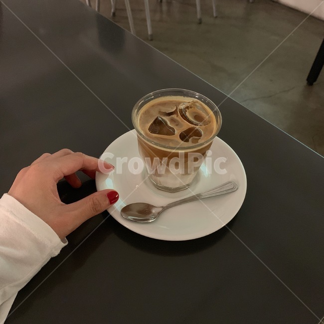 커피,아이스커피,손,카페,감성사진