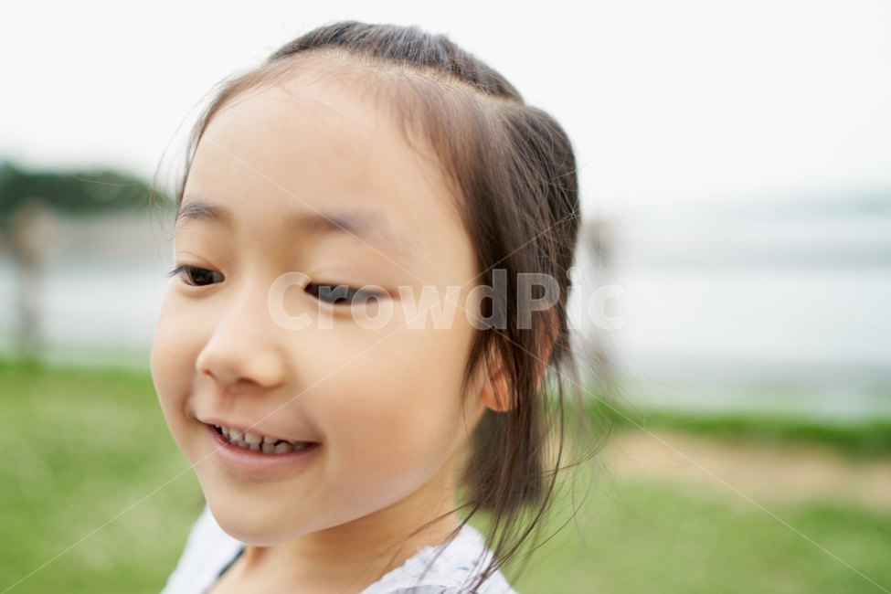 얼굴,소녀,페이스,웃음,행복,기쁨,사람,인물,인간,human,person,얼굴표정,facial expression,face,어린이,어린아이,child,children,kid