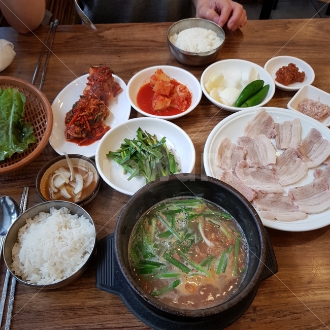 돼지국밥,국밥,수육,돼지고기,돼지수육,음식,식재료,요리,food,cook,meal,dishes,food reserves,한식,한국음식,한국요리,korean food,korean dishes,korean meal,korean cook