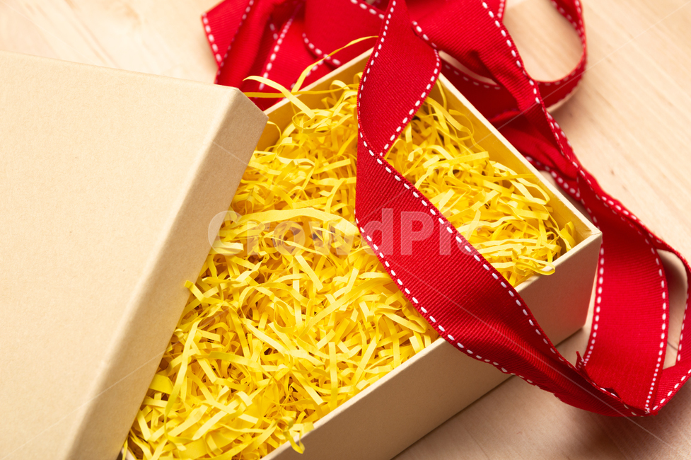 크리스마스,성탄절,선물,이벤트,기념일,정물,소품,기념,christmas,object,concept,gift,present,isolated,상자,선물상자,선물박스,리본,축제,행사,festival,carnival,event,메리크리스마스,성탄절,merry christmas,사물,물건,오브젝트,thing,object,matter