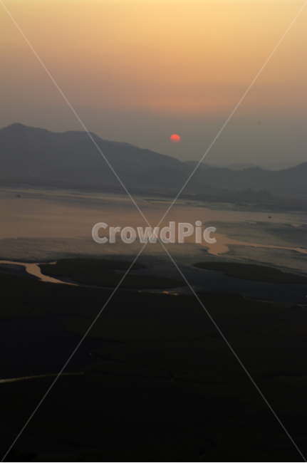 순천만,일몰,석양,노을,풍경,하늘,자연,풍경,nature,landscape,outdoors,옥외,flare,플레어,light,빛,sunlight,햇빛,sky,sunset,dusk,황혼,dawn,새벽,red sky,붉은 하늘