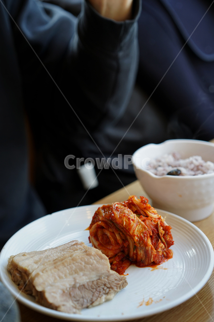 한식,요리,음식,식사,밥,보쌈,수육,고기,육류,반찬,김치,음식,식재료,요리,food,cook,meal,dishes,food reserves,육류,고기,meat,한식,한국음식,한국요리,korean food,korean dishes,korean meal,korean cook