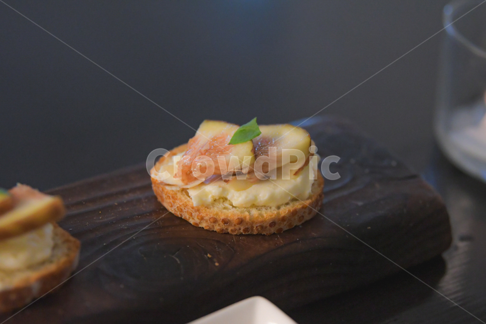 빵,타르트,베이킹,무화과,과일타르트,디저트,음식,식품,baking,bread,tart,fig,sweets,food,디저트,간식,후식,dessert,snack