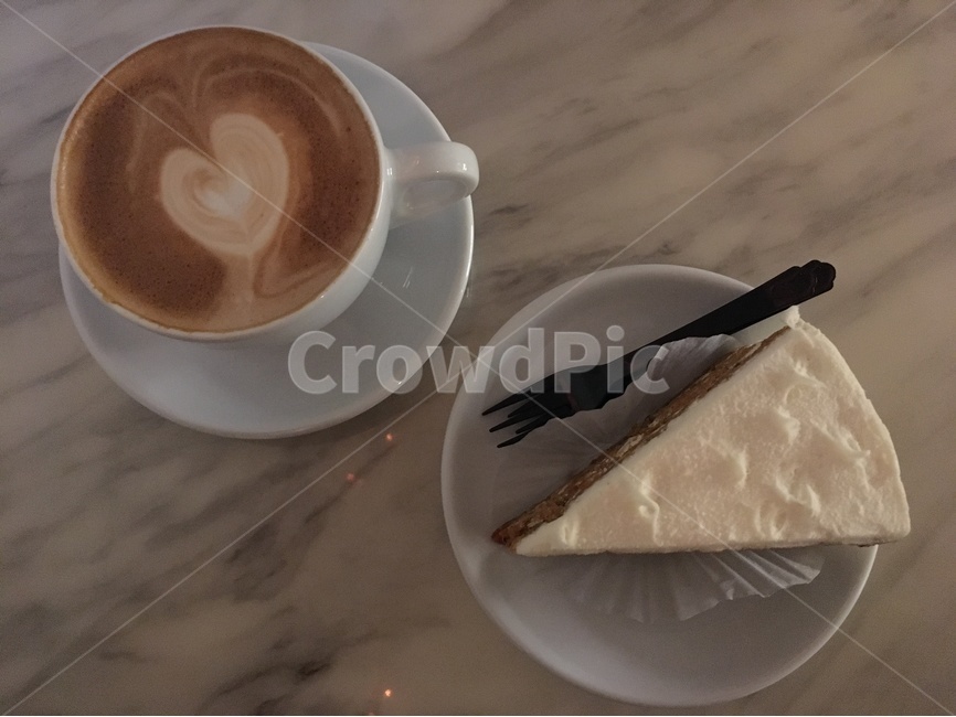 카페,cafe,라떼,coffee,커피,cake,하트,heart,음식,식재료,요리,food,cook,meal,dishes,food reserves,빵,bread,디저트,간식,후식,dessert,snack,커피,카페,coffee,cafe