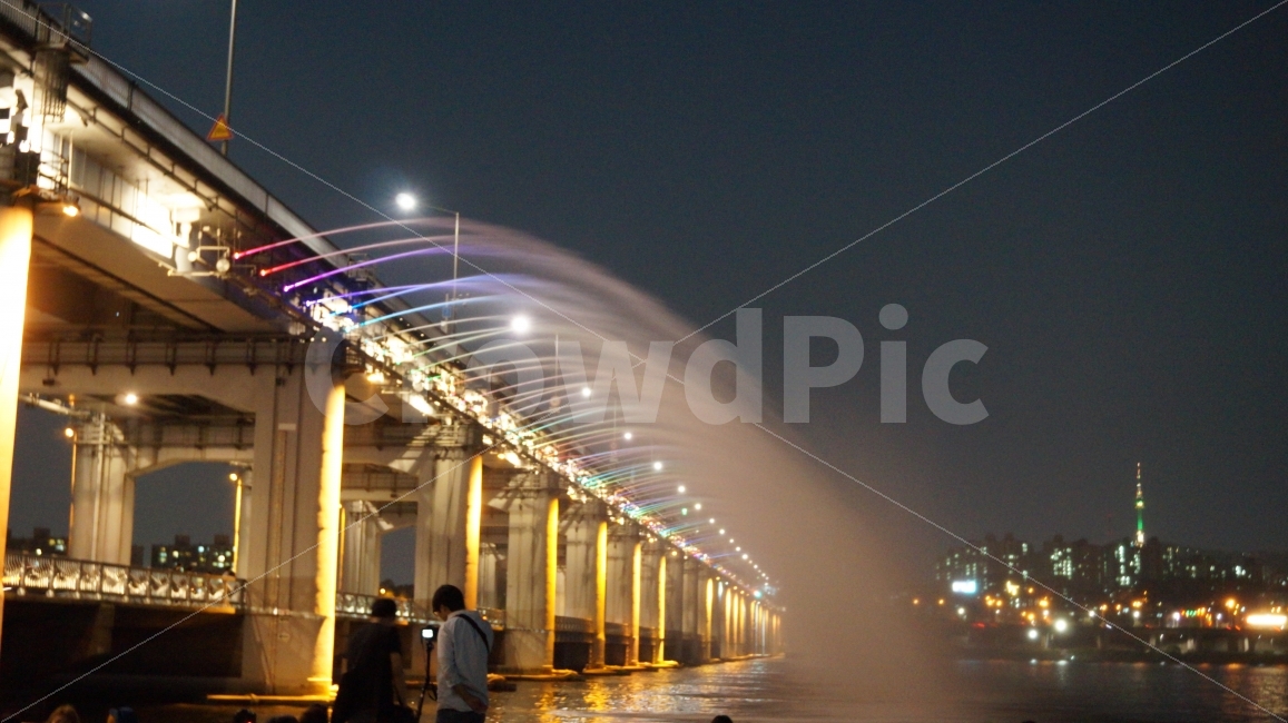 한국,서울,반포대교,한강,야경,분수,무지개분수,Korea,Seoul,Bridge,BanpoBridge,HangangRiver,HanRiver,nightview,nightscene,nightscape,fountain,도시,풍경,city,landscape,야경,밤,nightscape,night,water,물