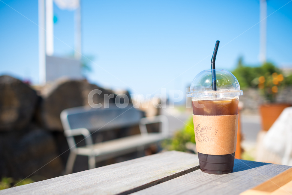 커피,아메리카노,감성,벤치,야외,커피,카페,coffee,cafe