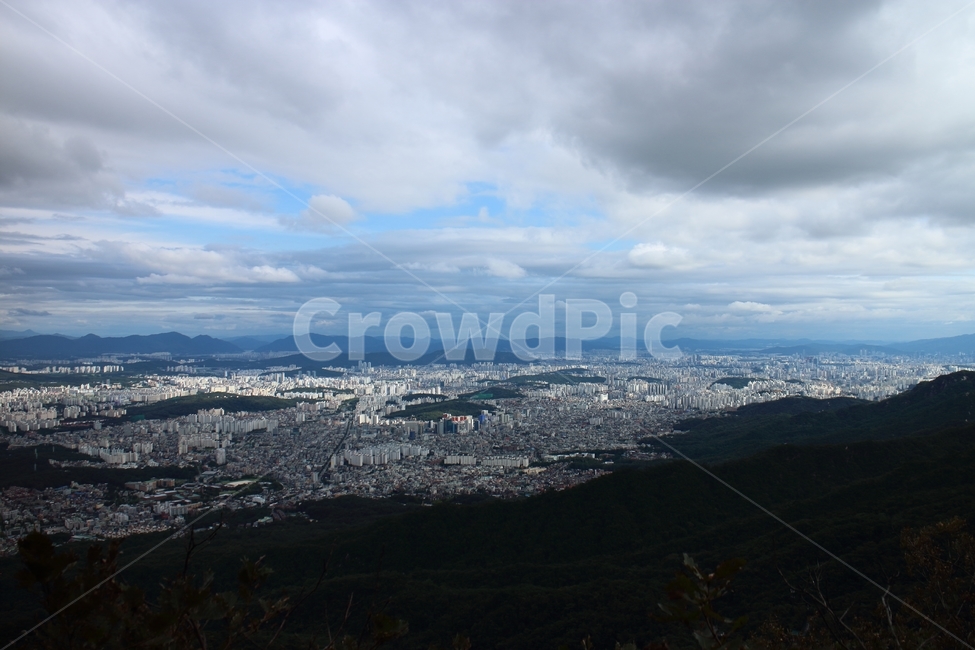 자연,경치,풍경,구름,산,도심,도시,먹구름,건물,빌딩,빌딩숲,서울,nature,landscape,scenery,야외,아파트,서울풍경,북한산풍경