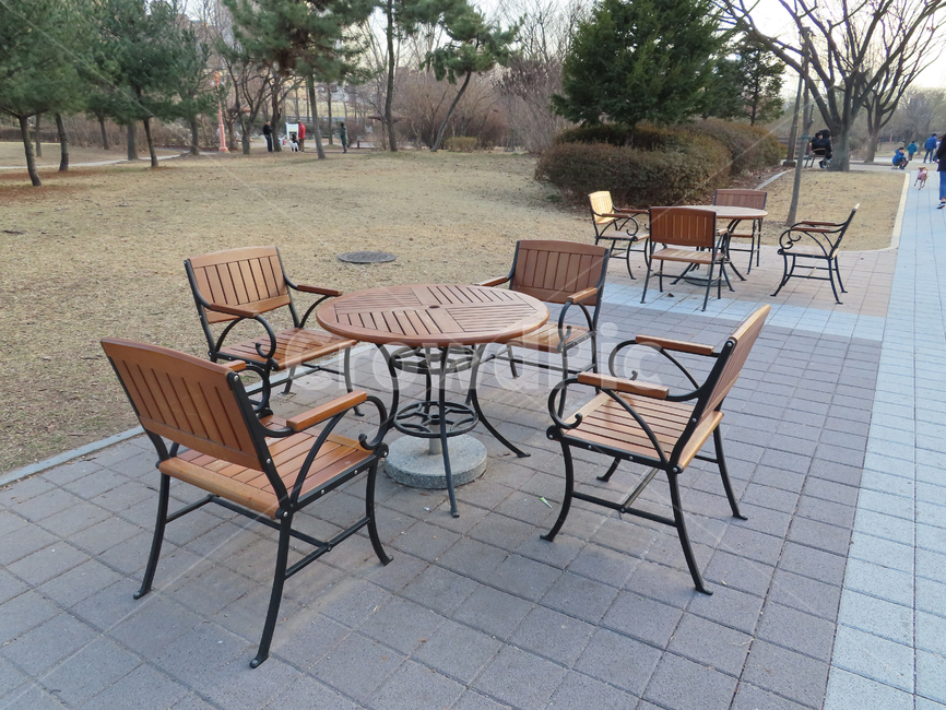 사람없음,벤치,4인용,그룹,회의,가을,사계절,모임,장소,공원,아름다움,의자,앉다,공간,나무의자,야외,bench,fourpeople,group,autumn,fourseasons,meeting,place,park,beauty,chair,sit,space,사물,물건,오브젝트,thing,object,matter