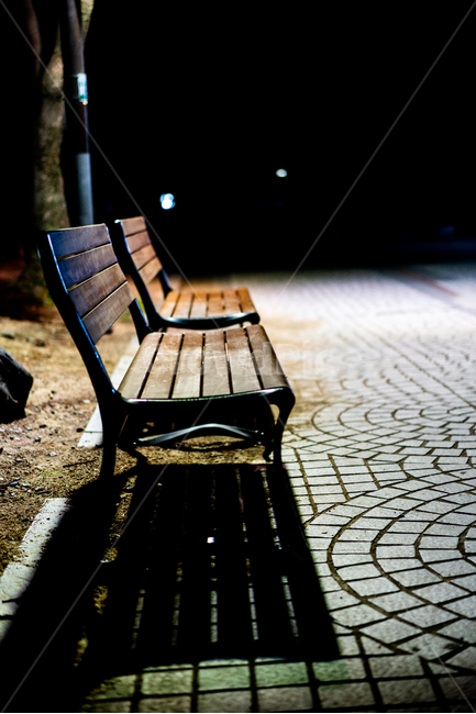 벤치,공원,야간,감성,감정,park,bench,midnight,심야,기다림,의자,야경,밤,풍경,nightscape,night,landscape,사물,물건,오브젝트,thing,object,matter,furniture,가구,chair