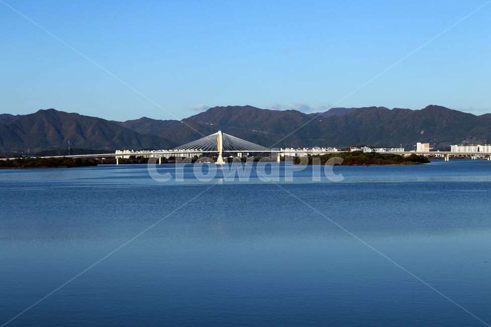 호수,lake,자연,nature,산,mountain,풍경,landscape,하늘,파란하늘,bluesky,감성,다리,대교,bridge,자연,풍경,nature,landscape,water,물,outdoors,옥외