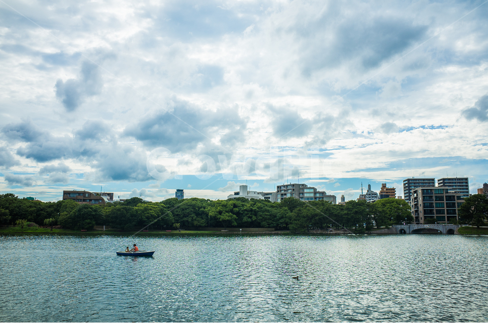 호수,lake,배,뱃놀이,구름,도시,풍경,city,landscape,해외,외국,세계,foreign,oversea,world,세계도시풍경,해외도시풍경,외국도시풍경,world cityscape,스포츠,레저,운동,sports,leisure,exercise,outdoors,옥외,land,땅,nature,자연,water,물,shoreline,해안선,sea,바다,ocean,대양