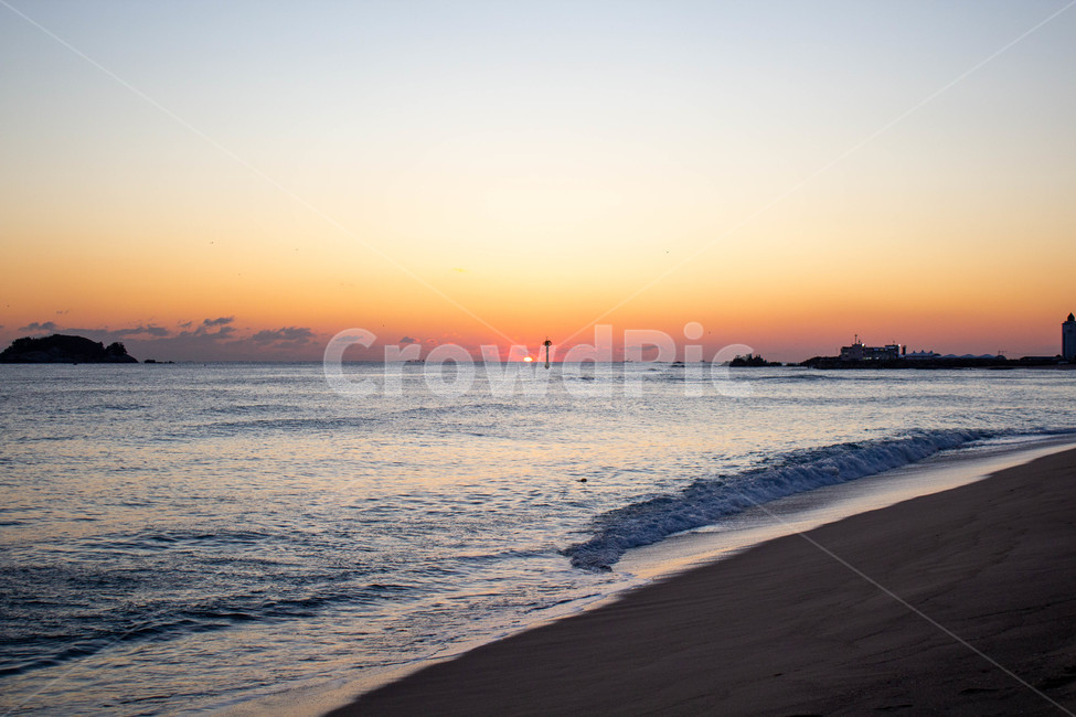 nature,outdoors,자연,바다,sea,하늘,대양,일출,등대,해변,바다,beach,sea,새해,new year